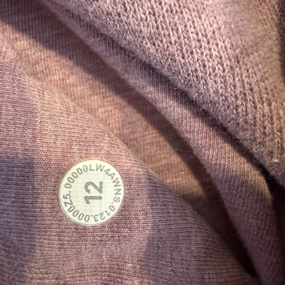 lululemon athletica nice sweatshirt